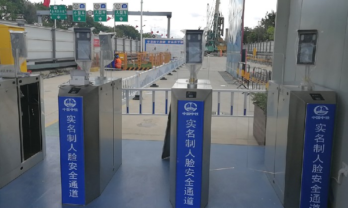 深圳白石洲車管所人臉臉識別+平移閘